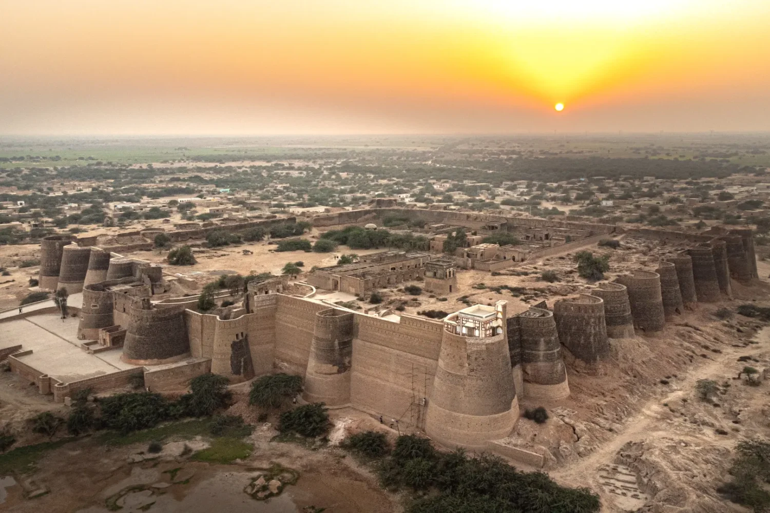Derawar Fort
