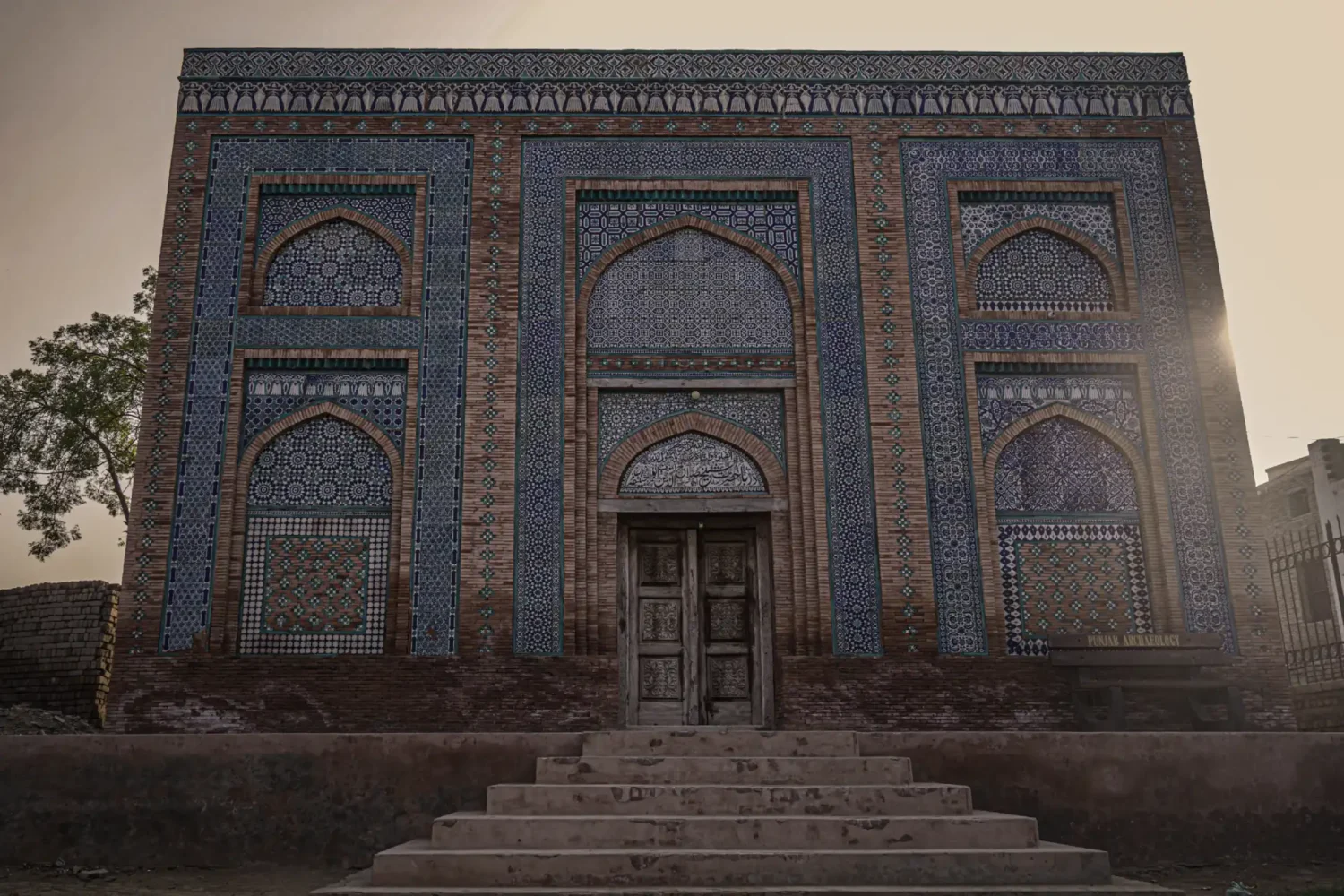 Sharine of Hazrat Sheikh Salahuddin abu Hanifa RA