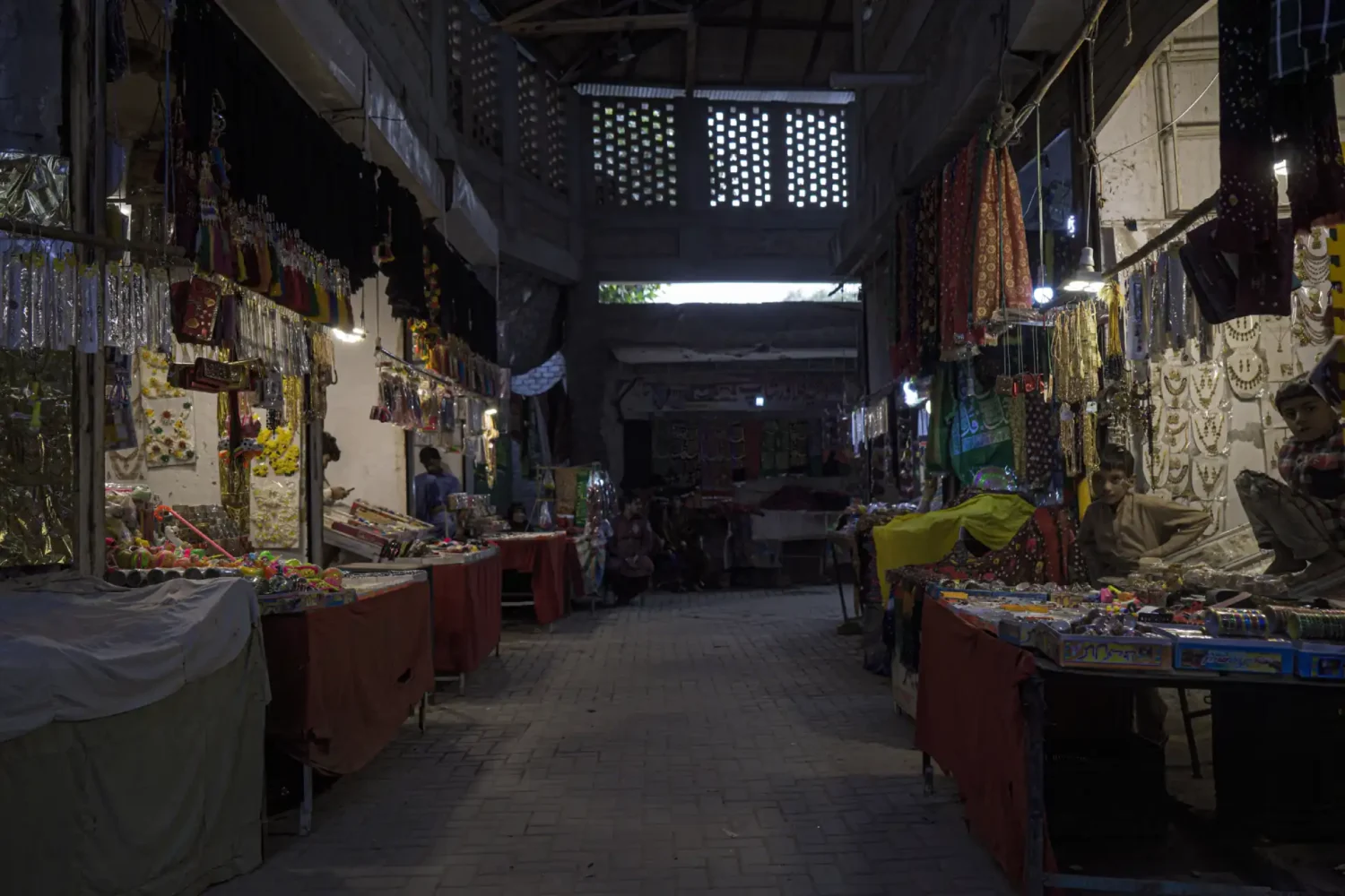 Main market Uch Sharif