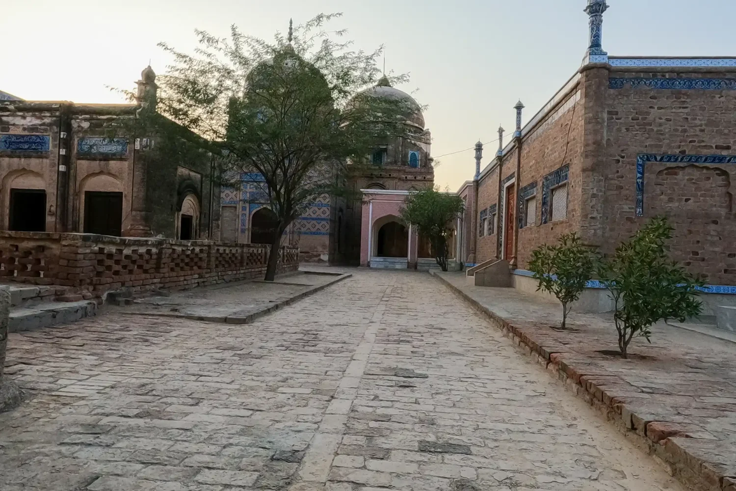 Royal Graveyard, Derawar