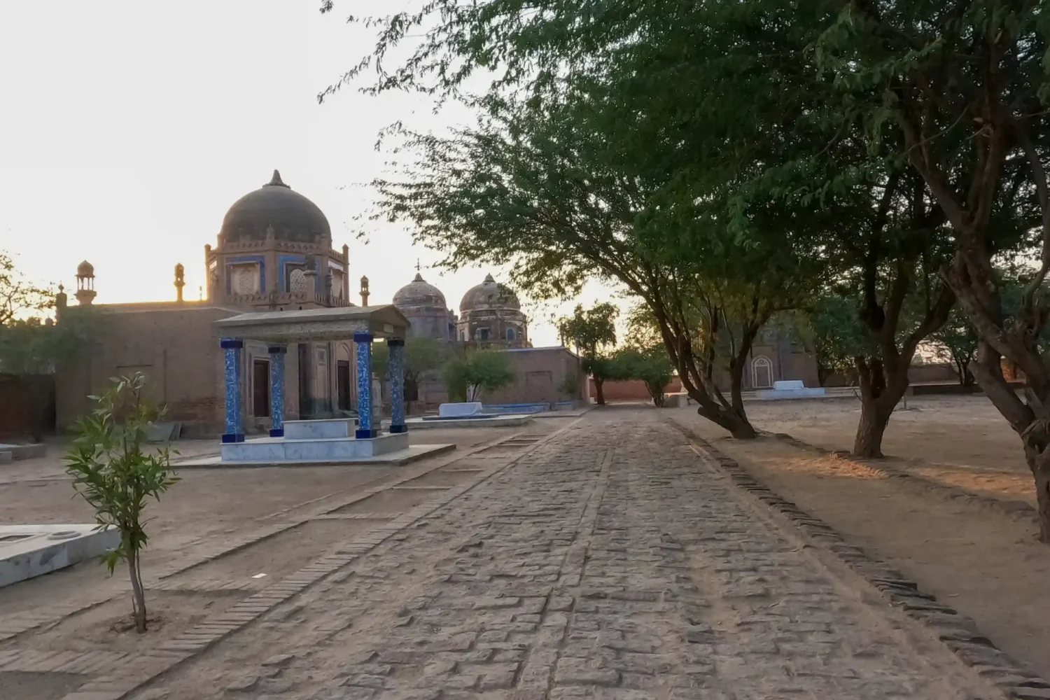 Royal Graveyard, Derawar